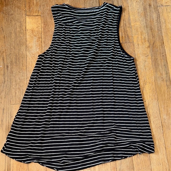 A&E Soft Sexy Tank Top Elegant Black and White‎ Striped Lace up front v size s - Picture 5 of 7